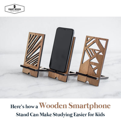 Así es como un soporte de madera para smartphone puede facilitar el estudio de los niños