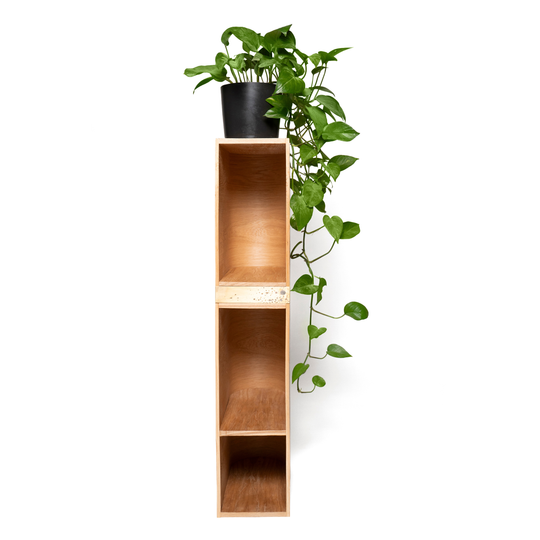 Speaker stand cabinet with three shelves and versatile design for multipurpose