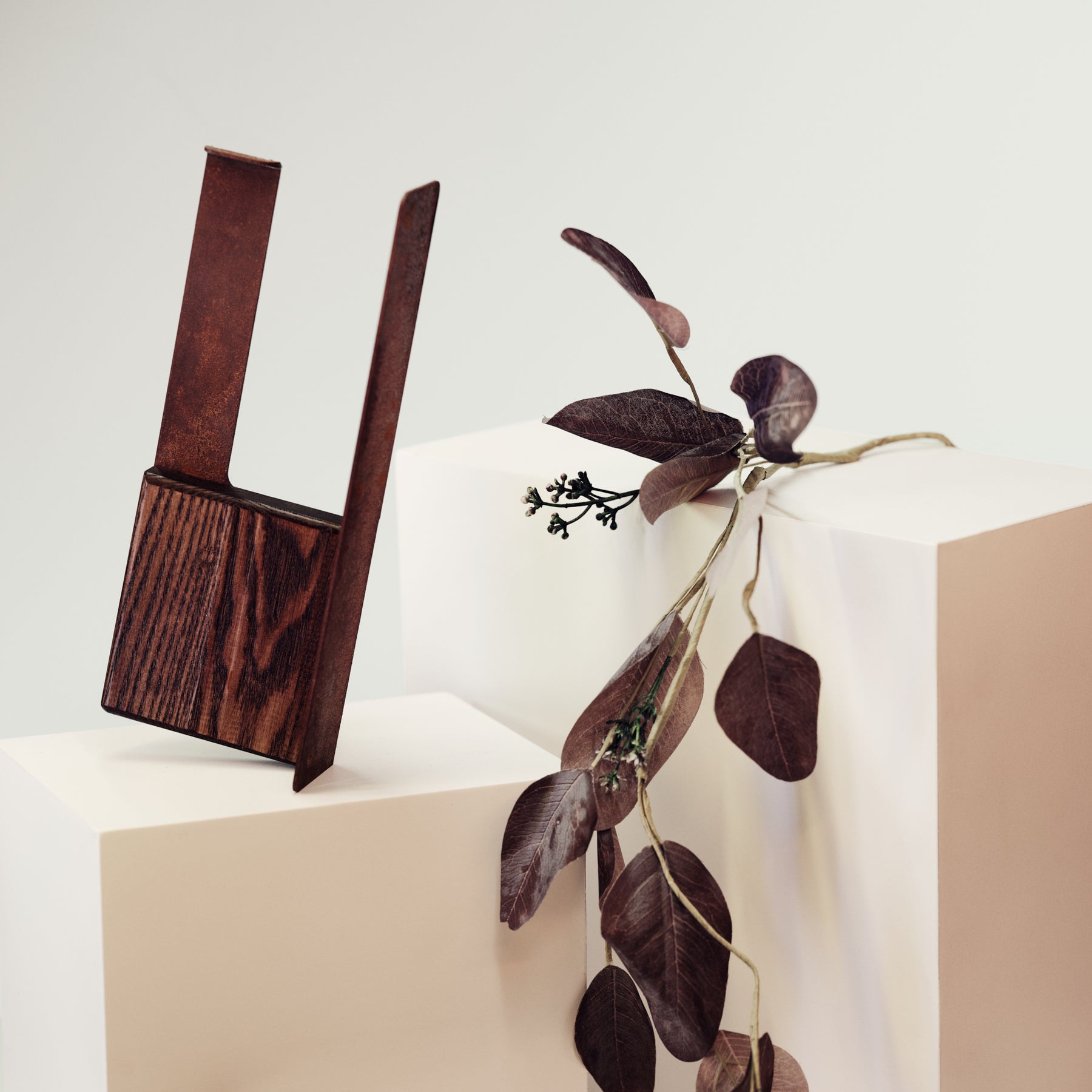 Toilettenpapierhalter mit Regal