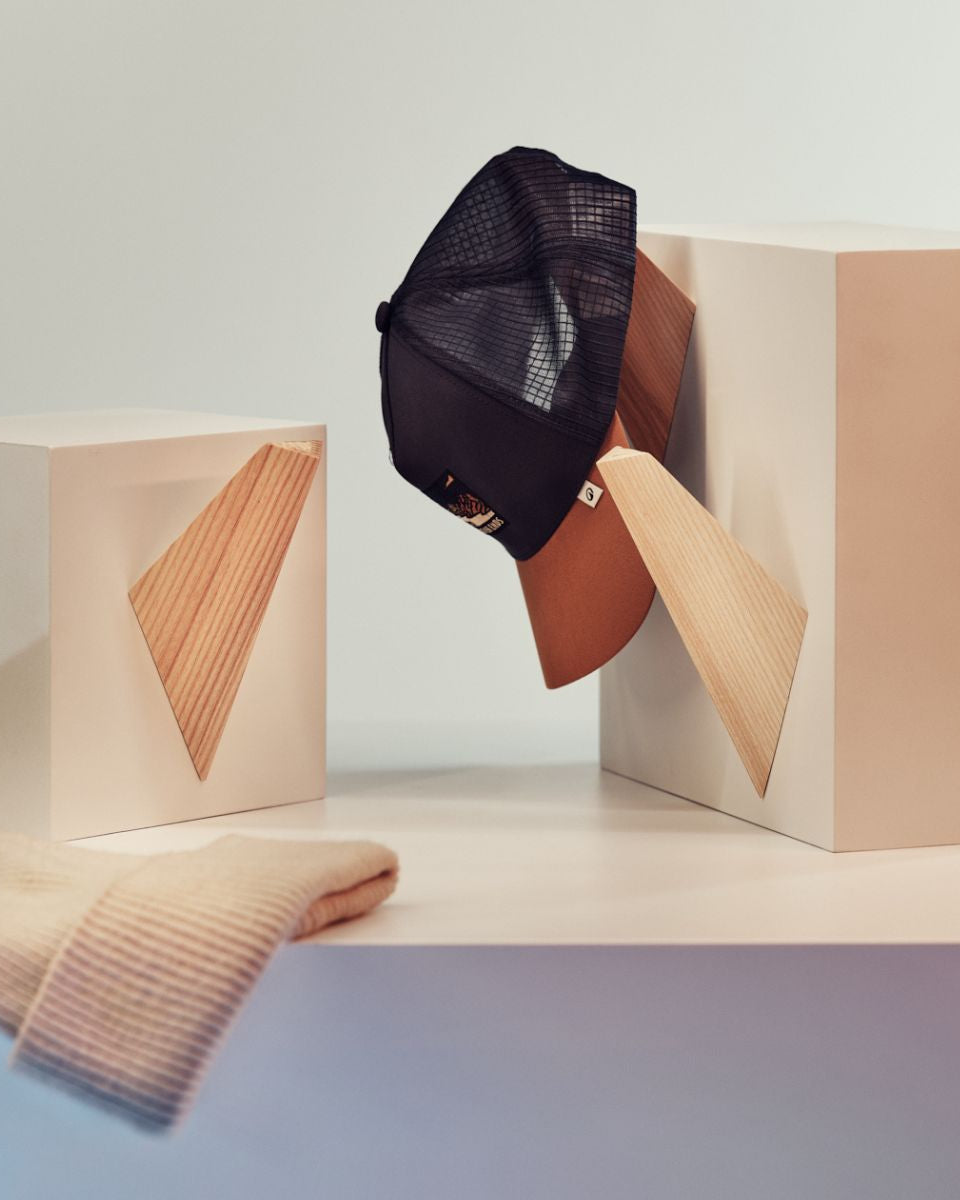 wooden wall hooks for hats, helmets, bags 