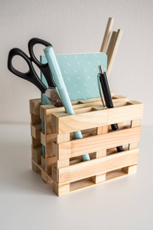 Wood miniature pallet desk organize - EWART WOODS