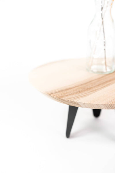 Rustic birch plywood round wooden cake stand for dessert display and serving